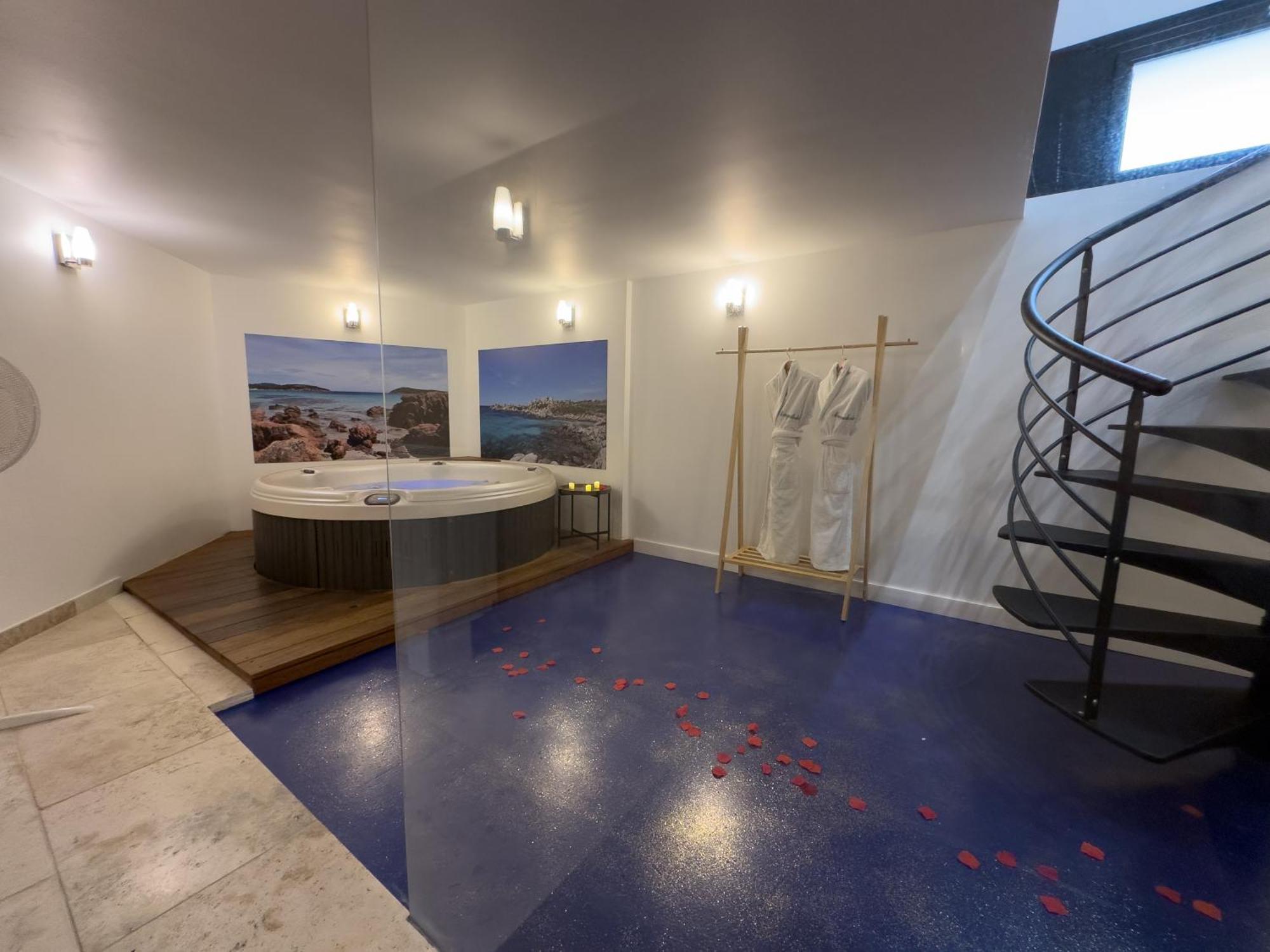Mieuxqualhotel Jacuzzi Privatif La Parenthese Bordeaux Zewnętrze zdjęcie